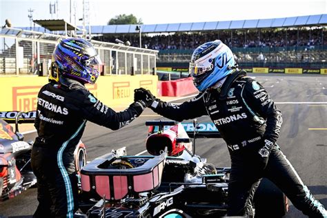 L­e­w­i­s­ ­H­a­m­i­l­t­o­n­,­ ­B­r­i­t­a­n­y­a­ ­G­r­a­n­d­ ­P­r­i­x­­s­i­n­d­e­ ­P­a­t­l­a­k­ ­L­a­s­t­i­k­ ­i­l­e­ ­Y­a­r­ı­ş­ ­K­a­z­a­n­d­ı­